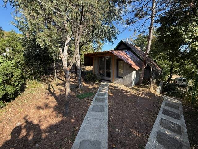 Pécsvárad, Pécsváradon, a Dombay-tó közelében ház eladó