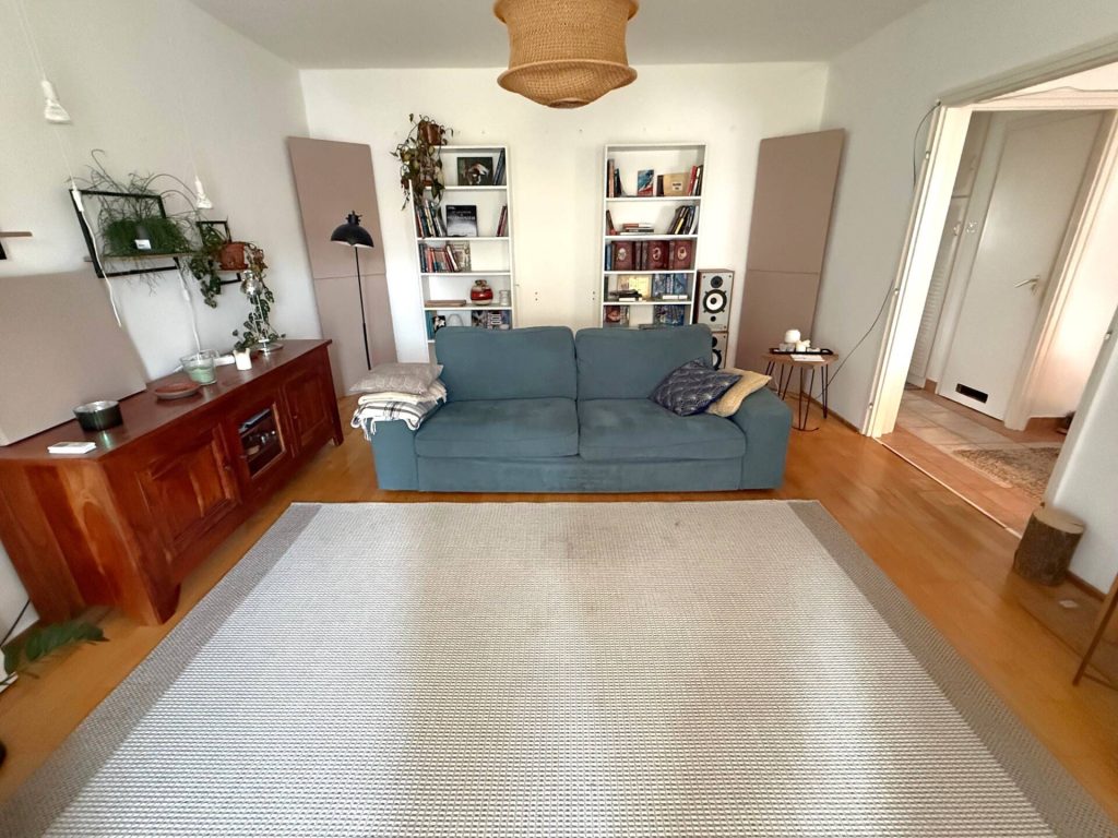 Pécs, Pécs-Rózsadombon, jó állapotú, 78 nm-es, 3 szobás, erkélyes, klímás téglalakás eladó.