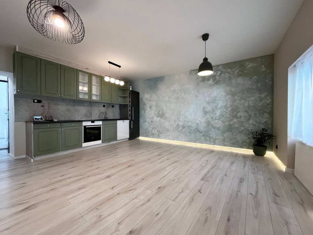 Pécs, Pécs belvárosában felújított, 70 nm-es lakás eladó