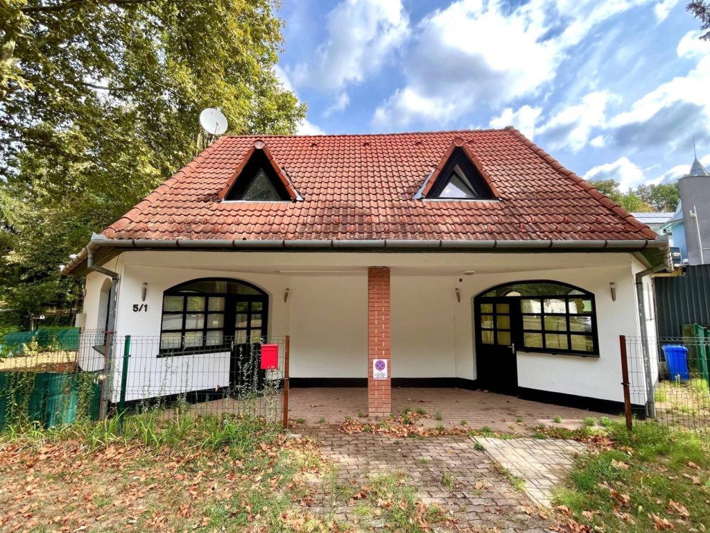 Komló, Ritka vételi lehetőség Pécs mellett, Komló – Sikondán!