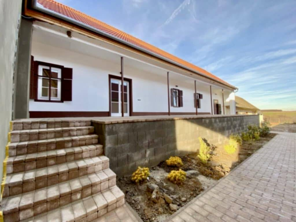 Véménd, Modern stilusú parasztház Véménden