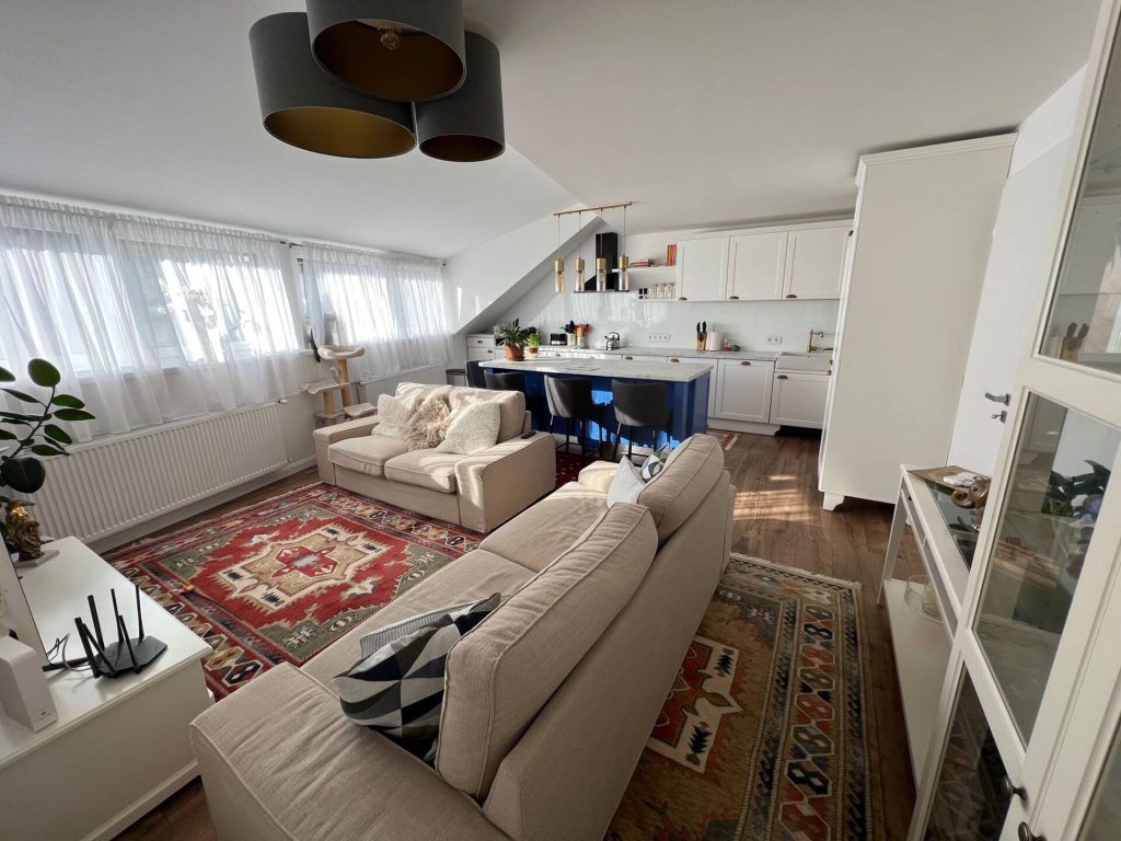 Pécs, Pécsett a Barbakán felett 84 nm-es felújított lakás kiadó!