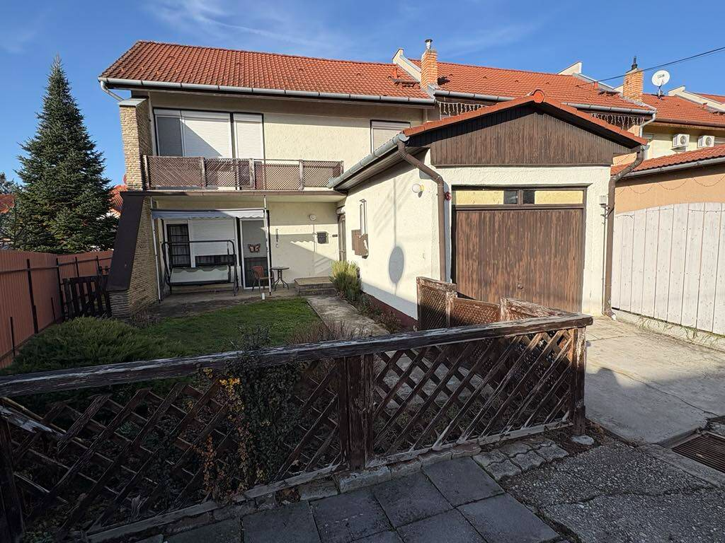 Kaposvár, Kaposváron Donnerben sorházi lakás kertkapcsolattal eladó!