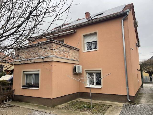 Pécs, Pécsett régi kertvárosban 593 nm-s telken, 200 nm-s, 3 szintes családi ház eladó