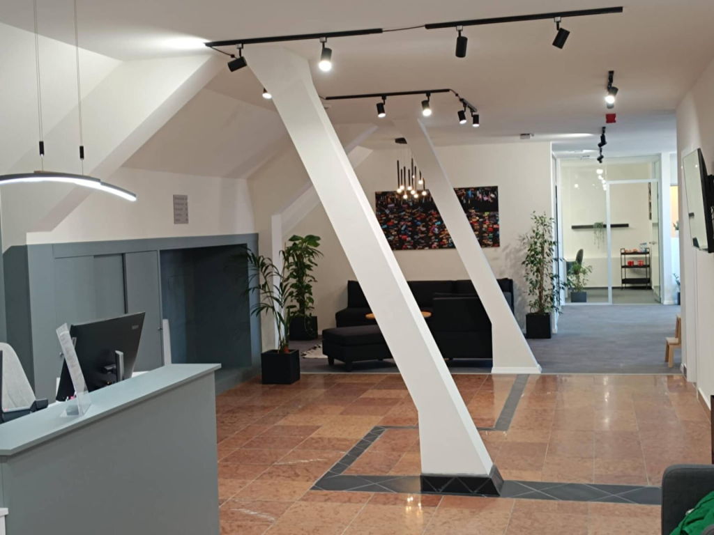 Pécs, Pécsett iroda bérlés felső fokon