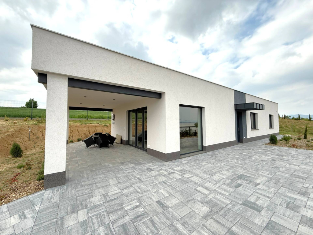 Pécs, Pécs déli részén, 117 nm-es, új építésű családi ház eladó.