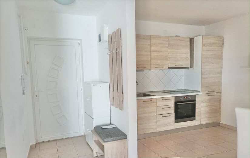 Pécs, Pécs-egxetemvárosban szuper kis lakás kiadó